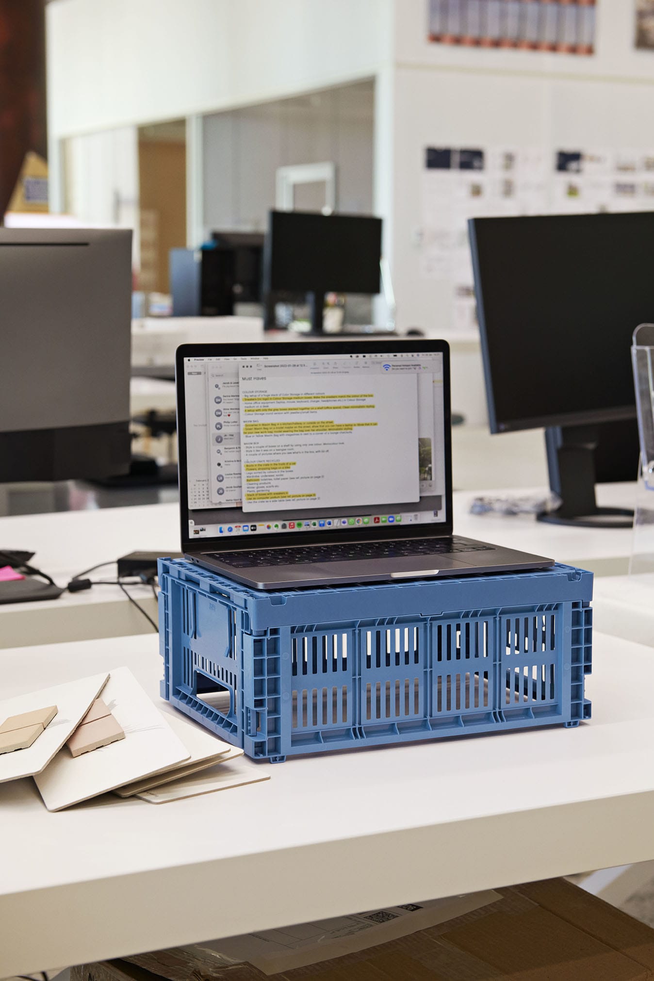 COLOUR CRATE M / 2023