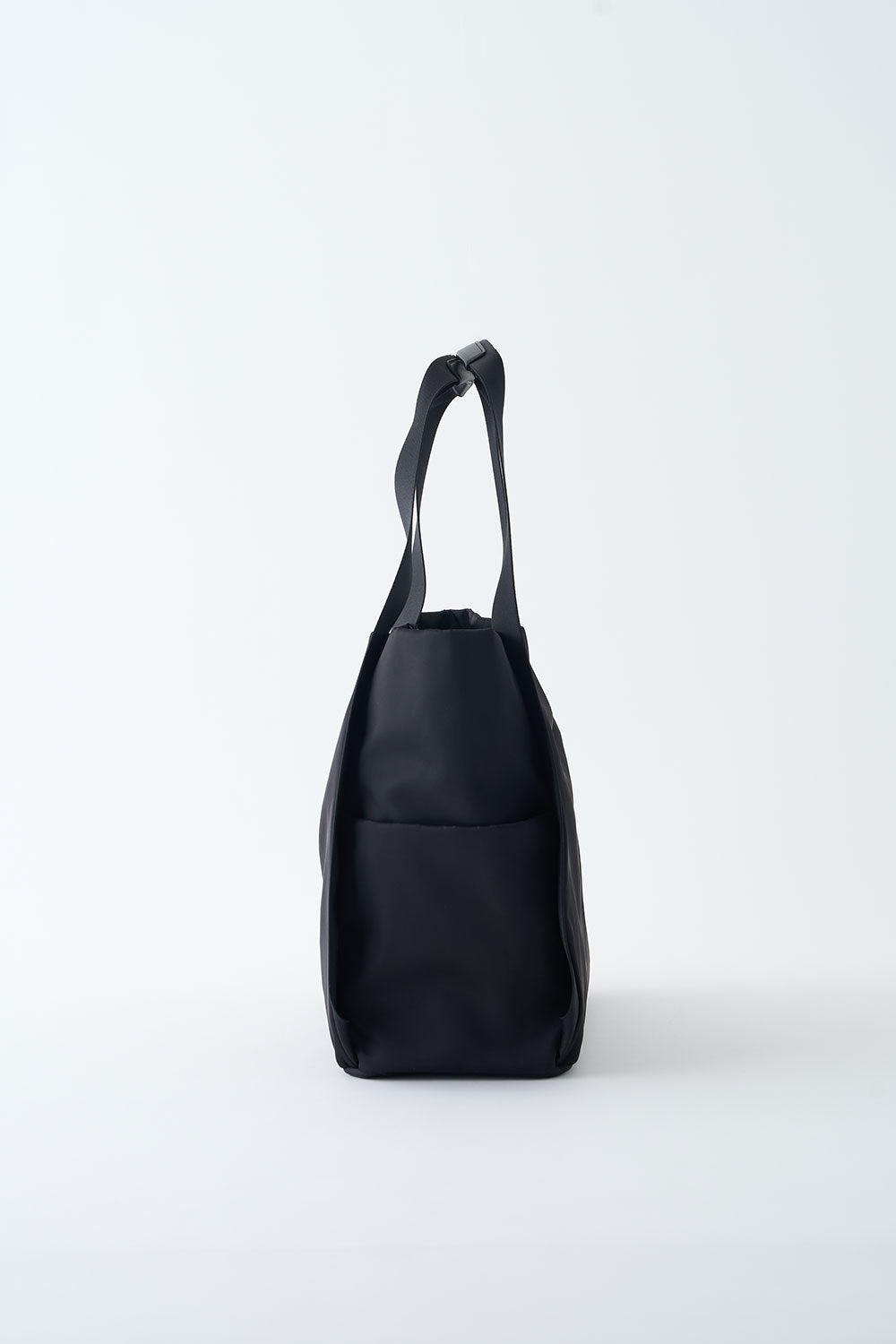 UTILITY MINIMAL NYLON TOTE (L)【031602】